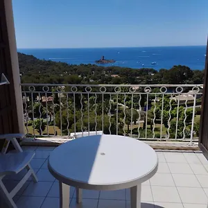 5 People With Beautiful Sea View , Drammont France
