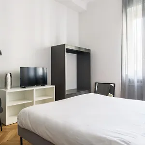 Luxury 4 Bedrooms Close To Duomo , Milan Italie
